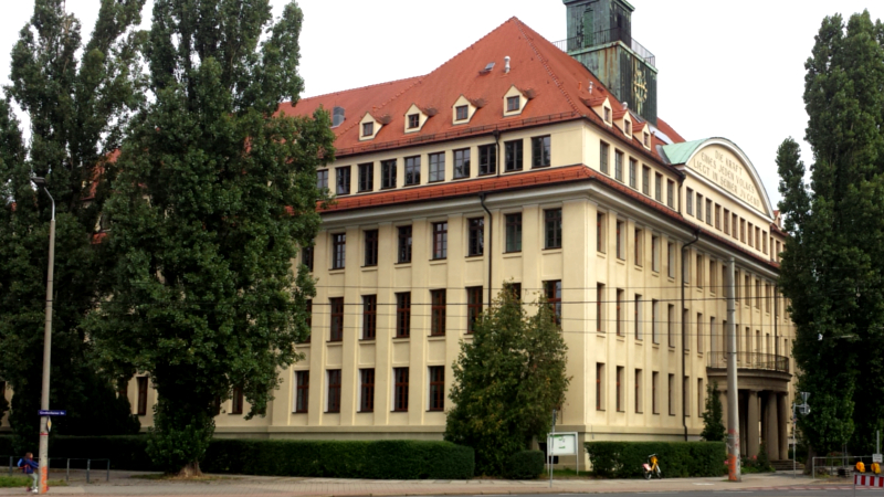 Schulen und Kitas bleiben geöffnet – bestehende Schutzregeln werden verlängert  Foto: Frank Loose