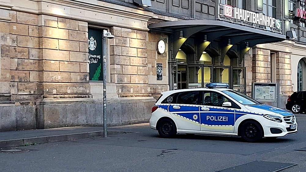46-jähriger Deutscher  löste im Dresdner Hauptbahnhof einen größeren Polizeieinsatz aus. Symbolfoto: MeiDresden.de
