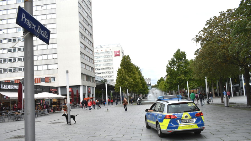 Polizei Dresden auf der Prager Straße  im Einsatz ©MeiDresden.de (Symbolbild)