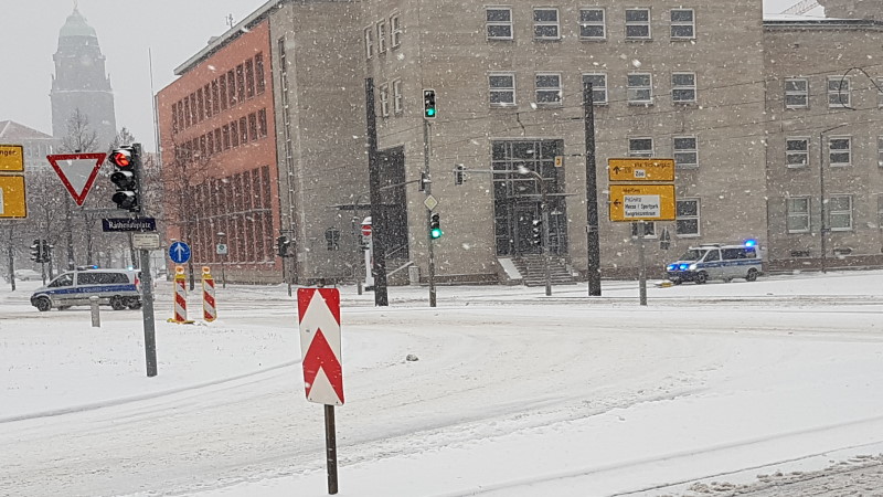    Schnee und Eis sorgen weiter für Beeinträchtigungen auf Autobahnen und Straßen  Foto: MeiDresden.de