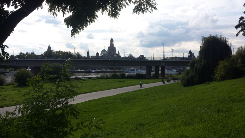 Viele Wolken, etwas Regen,  relativ mild  ©MeiDresden.de